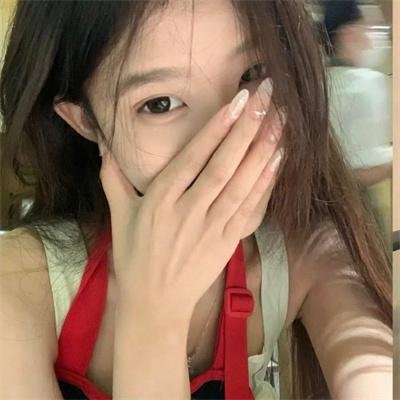 夜色中的她
